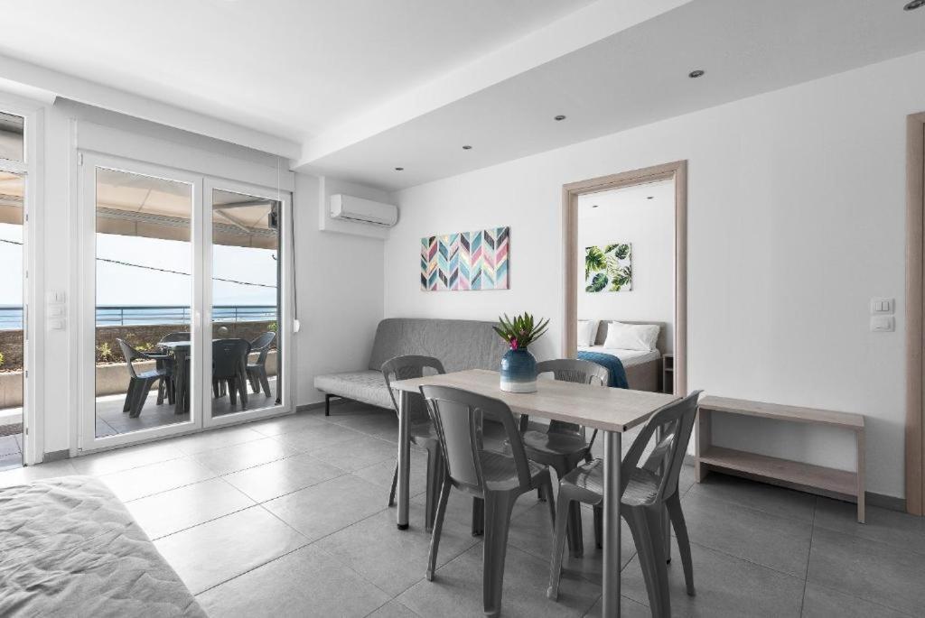 Blue Horizon 5 Apartment Nea Kallikrateia Bagian luar foto